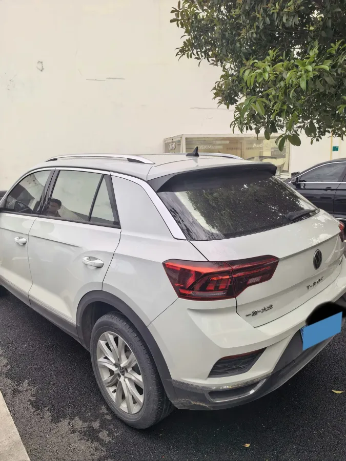 2022 Volkswagen T-Roc 1.4T 150HP L4 7DCT,autocango,china used car exporter,china ev exporter,chinese used car exporter,chinese used ev exporter
