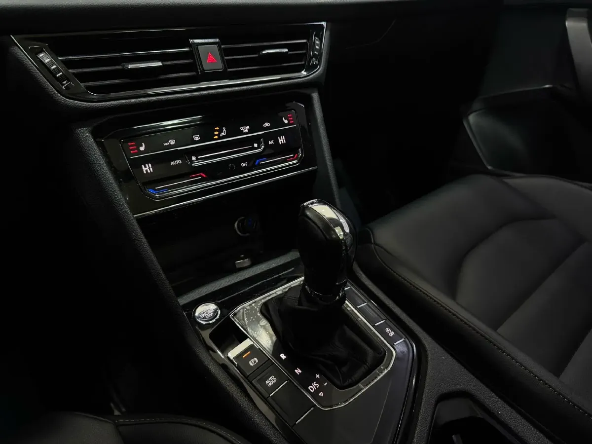 2022 Ford Transit 2.0T 202HP L4 6AT,autocango,china used car exporter,china ev exporter,chinese used car exporter,chinese used ev exporter