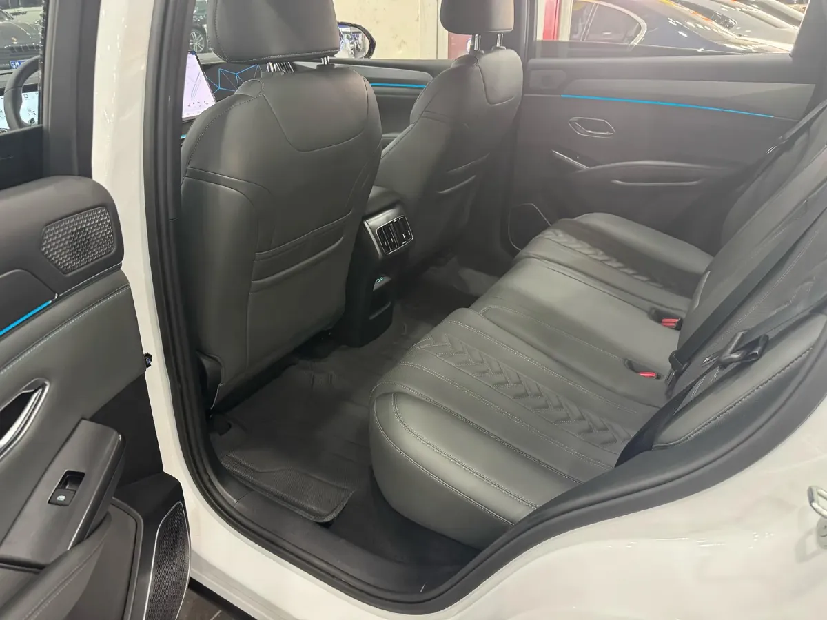 2025 BYD SongL DM-i 1.5L 101HP L4 E-CVT PHEV 26.6KWH,autocango,china used car exporter,china ev exporter,chinese used car exporter,chinese used ev exporter