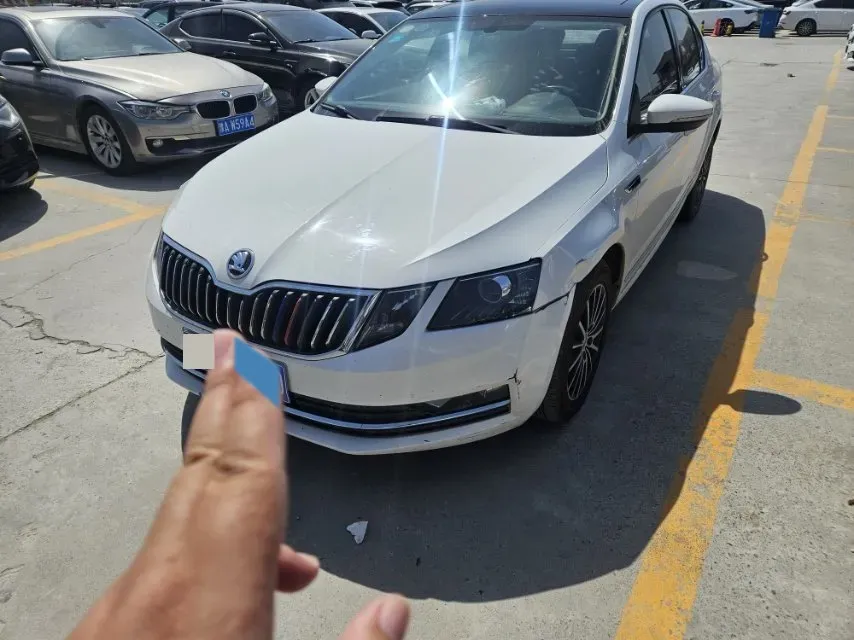 2018 Skoda Octavia 1.2T 116HP L4 7DCT,autocango,china used car exporter,china ev exporter,chinese used car exporter,chinese used ev exporter