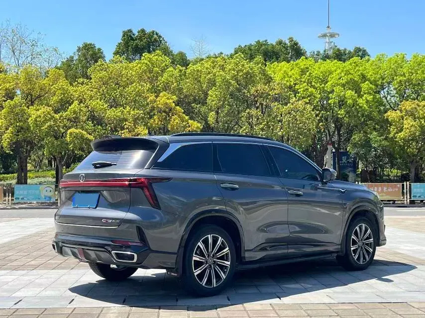 2023 ChangAn CS75 Plus 1.5T 188HP L4 8AT,autocango,china used car exporter,china ev exporter,chinese used car exporter,chinese used ev exporter