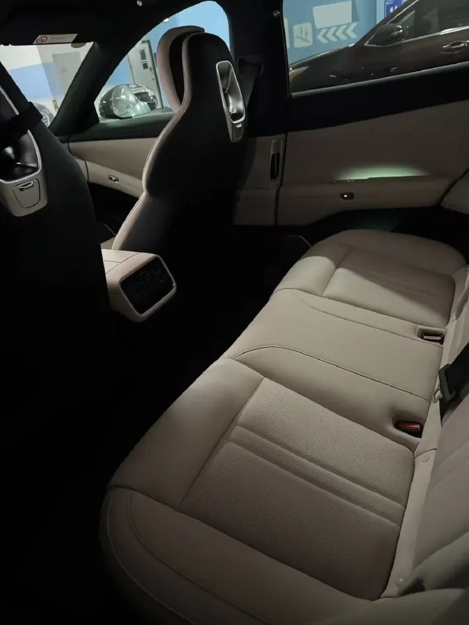 2025 MI YU7 BEV 96.3KWH,autocango,china used car exporter,china ev exporter,chinese used car exporter,chinese used ev exporter