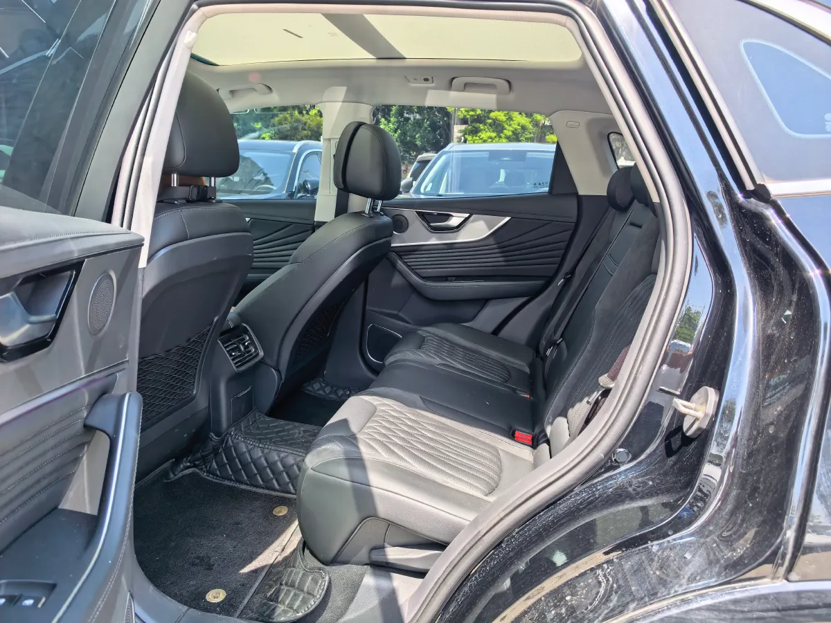 2023 HongQi HS5 2.0T 252HP L4 8AT,autocango,china used car exporter,china ev exporter,chinese used car exporter,chinese used ev exporter