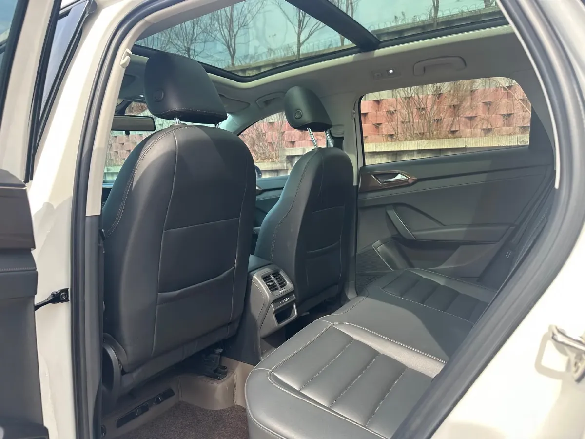 2022 Volkswagen Tharu 1.4T 150HP L4 7DCT,autocango,china used car exporter,china ev exporter,chinese used car exporter,chinese used ev exporter