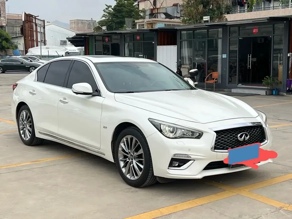 2018 Jeep Grand Commander 2.0T 265HP L4 9AT,autocango,china used car exporter,china ev exporter,chinese used car exporter,chinese used ev exporter