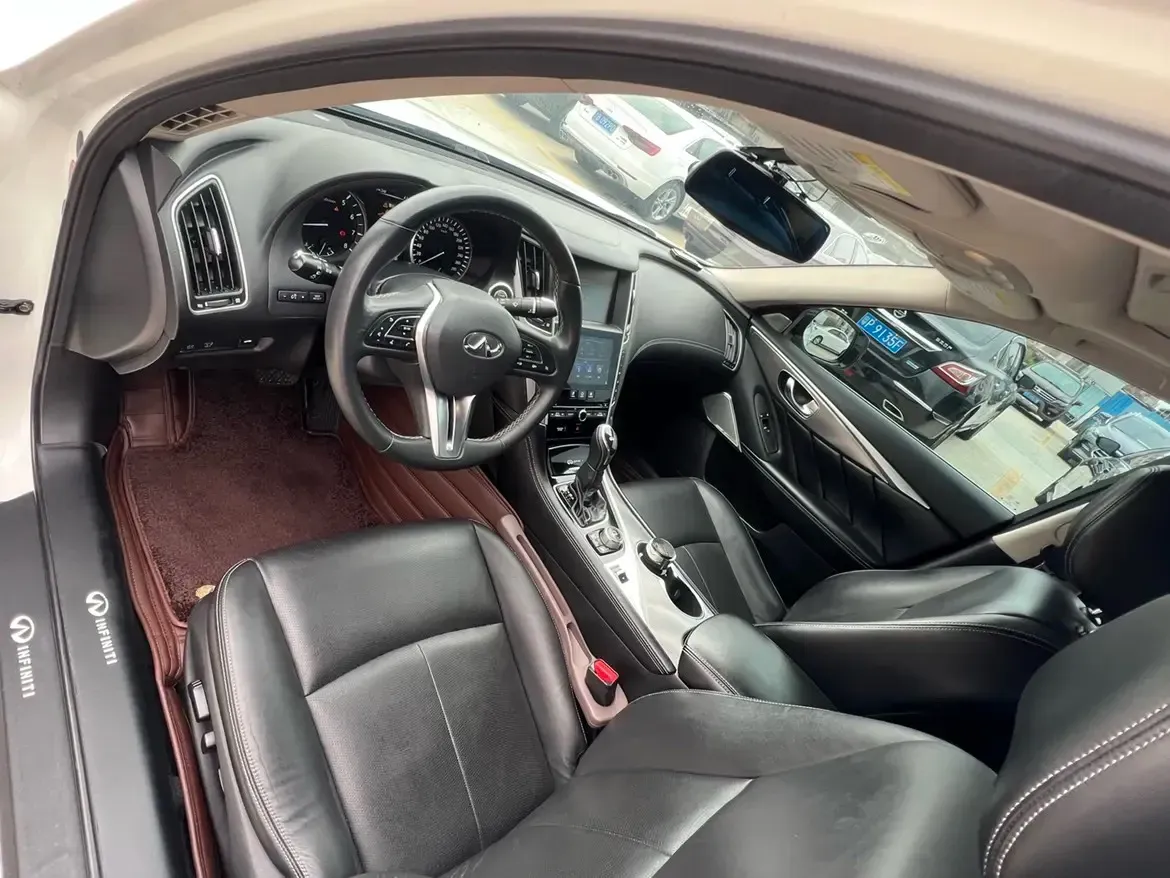 2018 Jeep Grand Commander 2.0T 265HP L4 9AT,autocango,china used car exporter,china ev exporter,chinese used car exporter,chinese used ev exporter