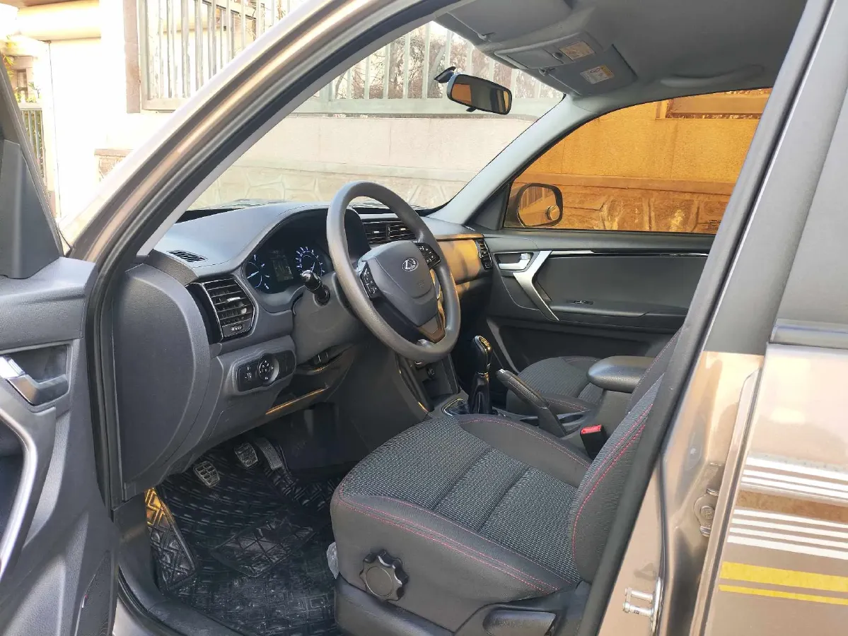 2018 Chery Tiggo 3 1.6L 126HP L4 5MT,autocango,china used car exporter,china ev exporter,chinese used car exporter,chinese used ev exporter