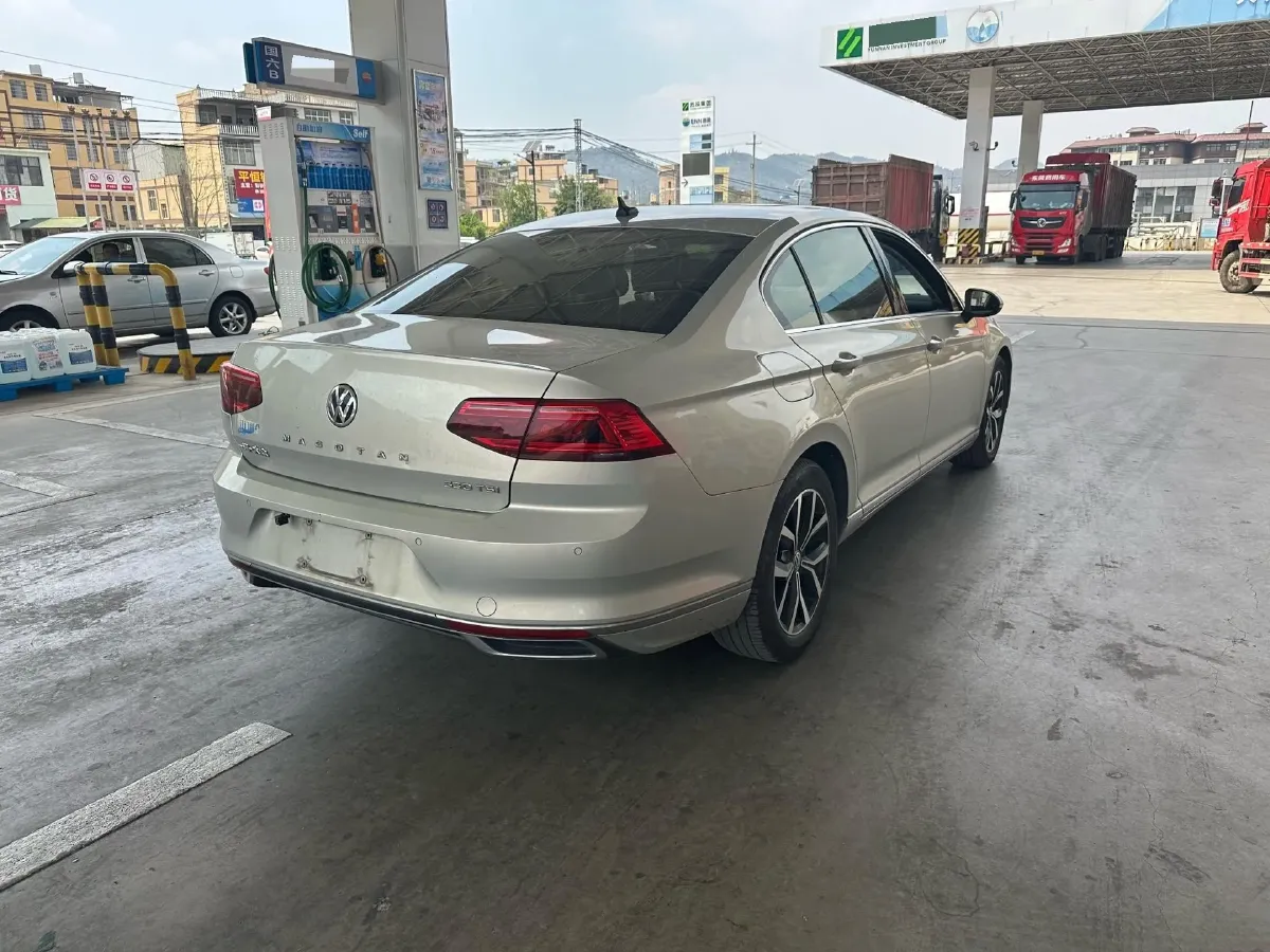 2020 Volkswagen Magotan 2.0T 186HP L4 7DCT,autocango,china used car exporter,china ev exporter,chinese used car exporter,chinese used ev exporter