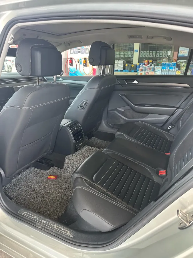 2020 Volkswagen Magotan 2.0T 186HP L4 7DCT,autocango,china used car exporter,china ev exporter,chinese used car exporter,chinese used ev exporter