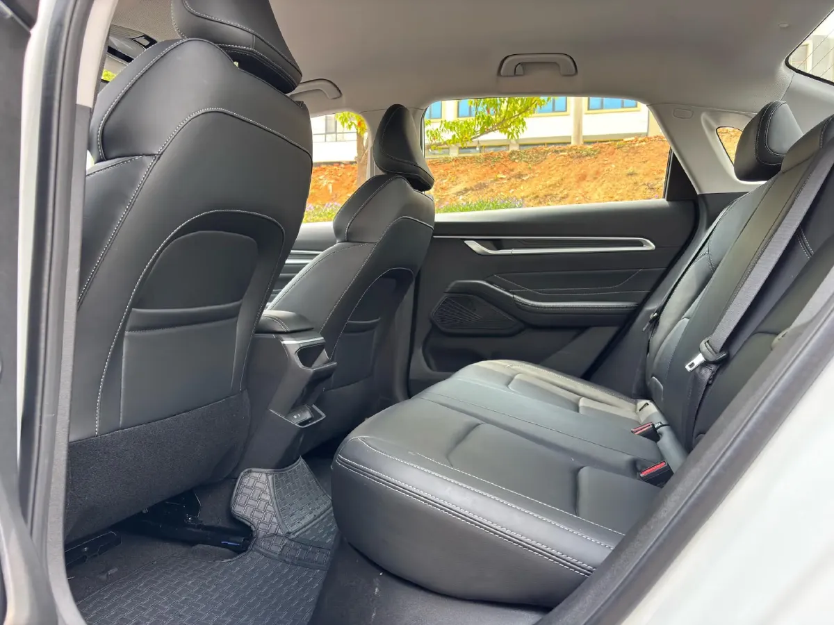 2025 Geely Emgrand 1.5L 127HP L4 5MT,autocango,china used car exporter,china ev exporter,chinese used car exporter,chinese used ev exporter