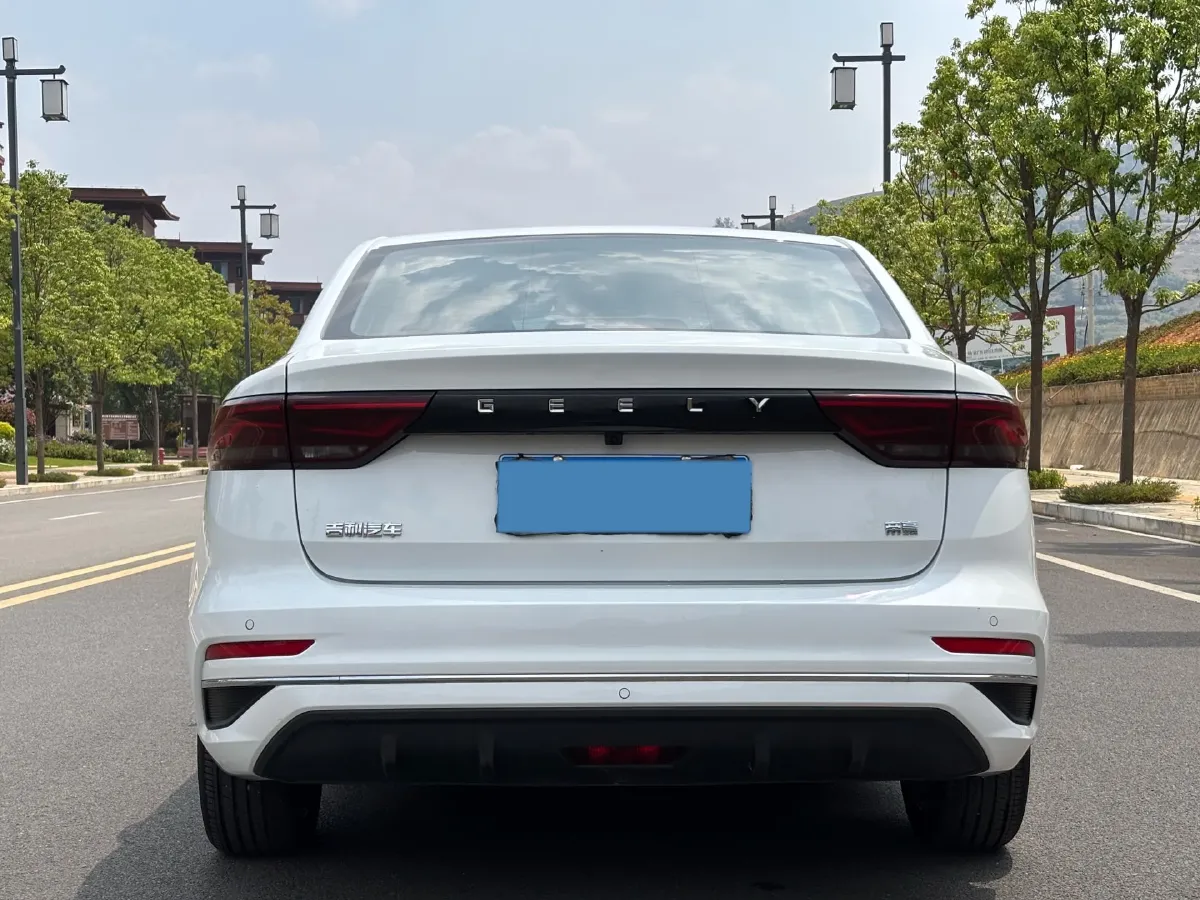 2025 Geely Emgrand 1.5L 127HP L4 5MT,autocango,china used car exporter,china ev exporter,chinese used car exporter,chinese used ev exporter