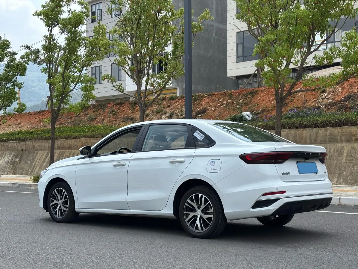 2025 Geely Emgrand 1.5L 127HP L4 5MT,autocango,china used car exporter,china ev exporter,chinese used car exporter,chinese used ev exporter