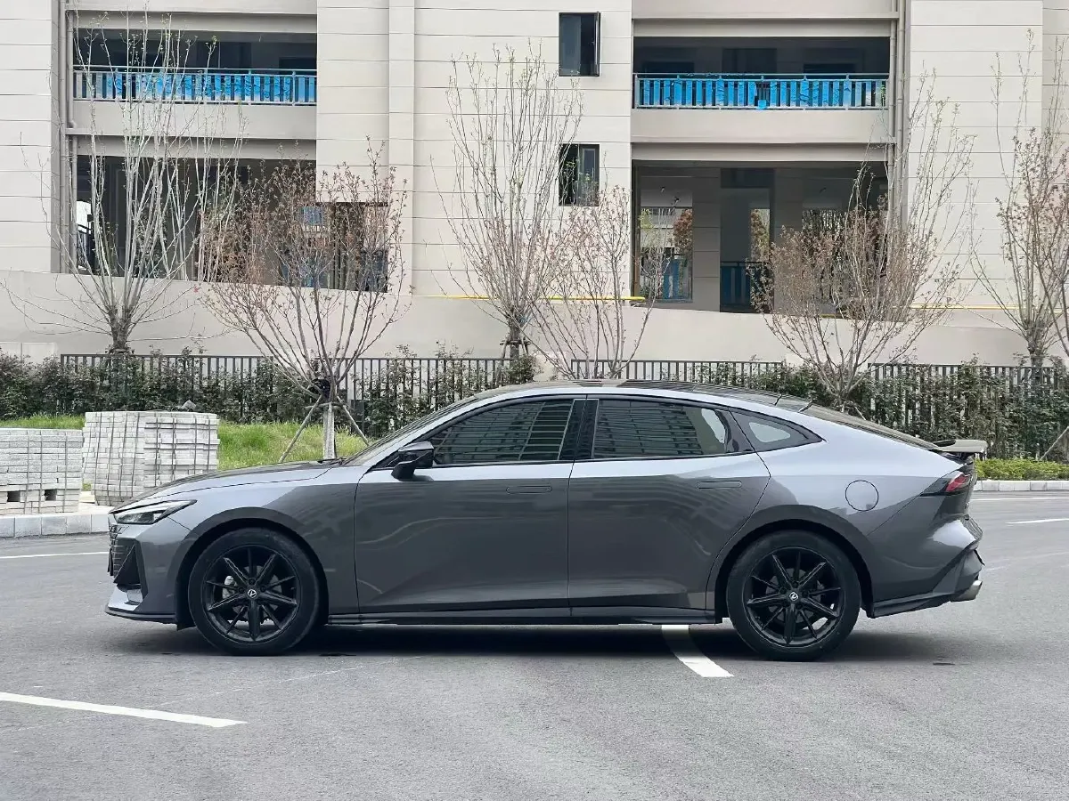 2022 ChangAn UNI-V 1.5T 188HP L4 7DCT,autocango,china used car exporter,china ev exporter,chinese used car exporter,chinese used ev exporter