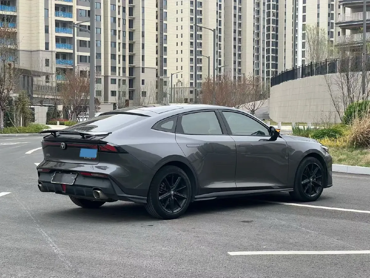 2022 ChangAn UNI-V 1.5T 188HP L4 7DCT,autocango,china used car exporter,china ev exporter,chinese used car exporter,chinese used ev exporter