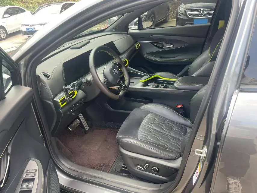 2022 ChangAn UNI-T 1.5T 188HP L4 7DCT,autocango,china used car exporter,china ev exporter,chinese used car exporter,chinese used ev exporter