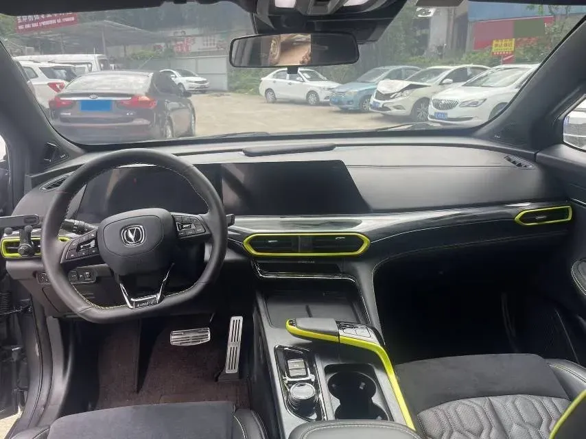 2022 ChangAn UNI-T 1.5T 188HP L4 7DCT,autocango,china used car exporter,china ev exporter,chinese used car exporter,chinese used ev exporter