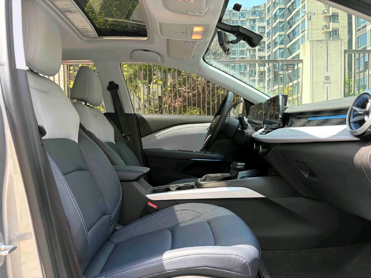 2023 Chevrolet Monza 1.5L 113HP L4 6DCT,autocango,china used car exporter,china ev exporter,chinese used car exporter,chinese used ev exporter