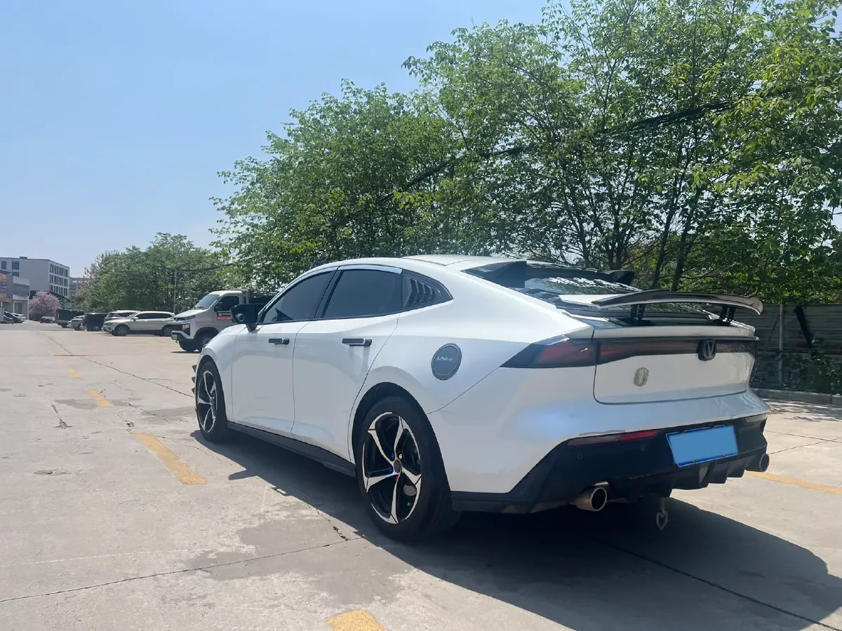 2023 ChangAn UNI-V 1.5T 188HP L4 7DCT,autocango,china used car exporter,china ev exporter,chinese used car exporter,chinese used ev exporter