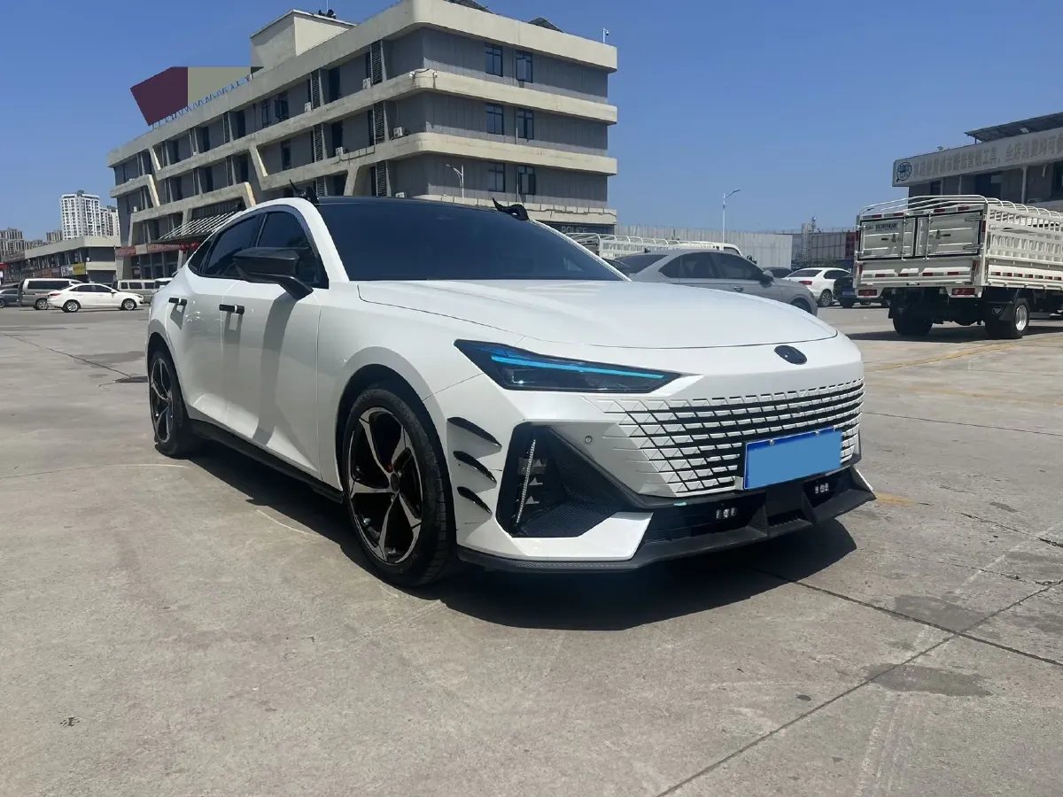 2023 ChangAn UNI-V 1.5T 188HP L4 7DCT,autocango,china used car exporter,china ev exporter,chinese used car exporter,chinese used ev exporter