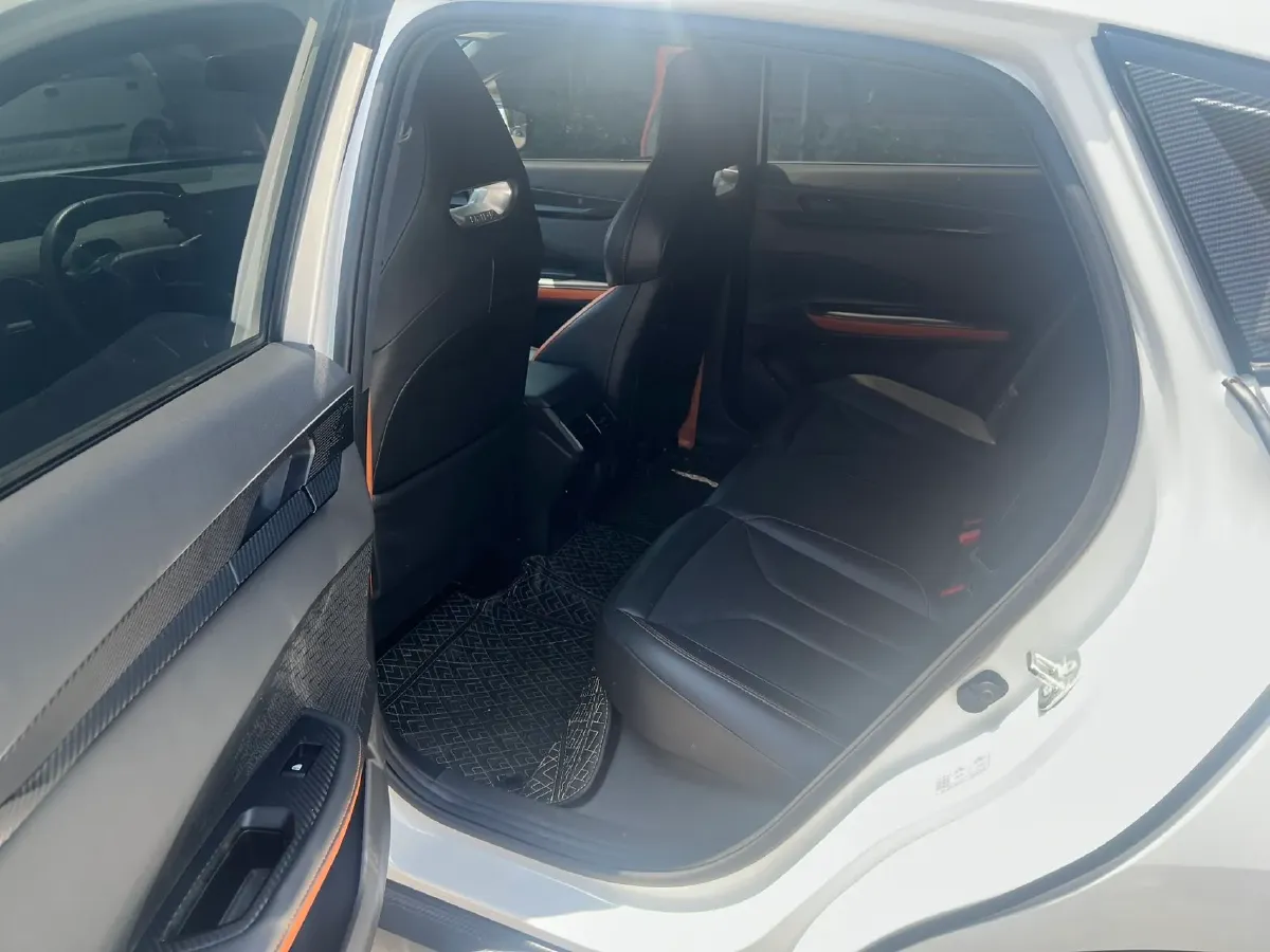 2023 ChangAn UNI-V 1.5T 188HP L4 7DCT,autocango,china used car exporter,china ev exporter,chinese used car exporter,chinese used ev exporter