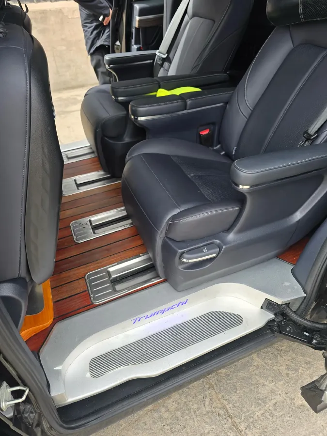 2021 GAC Trumpchi M8 2.0T 252HP L4 8AT,autocango,china used car exporter,china ev exporter,chinese used car exporter,chinese used ev exporter