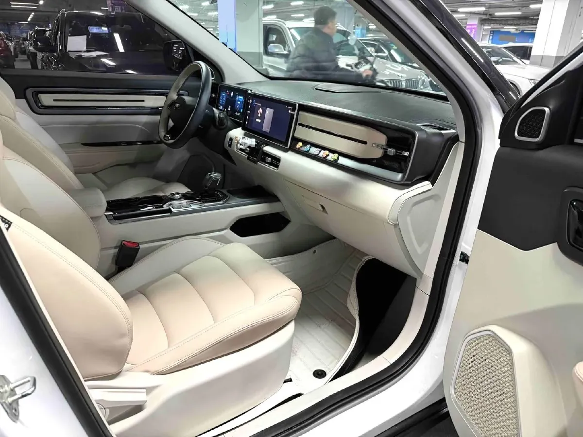 2023 Geely ICON 1.5T 181HP L4 7DCT,autocango,china used car exporter,china ev exporter,chinese used car exporter,chinese used ev exporter