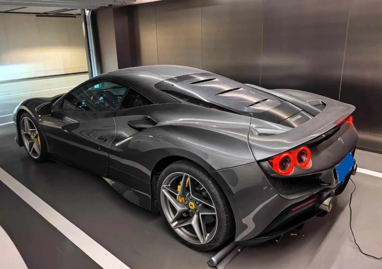 2019 Aston Martin DB11 5.2T 639HP V12 8AT,autocango,china used car exporter,china ev exporter,chinese used car exporter,chinese used ev exporter