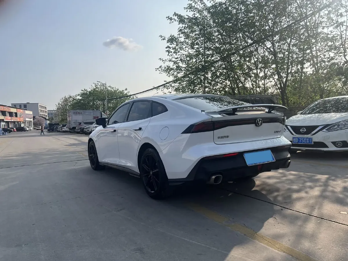 2022 ChangAn UNI-V 1.5T 188HP L4 7DCT,autocango,china used car exporter,china ev exporter,chinese used car exporter,chinese used ev exporter