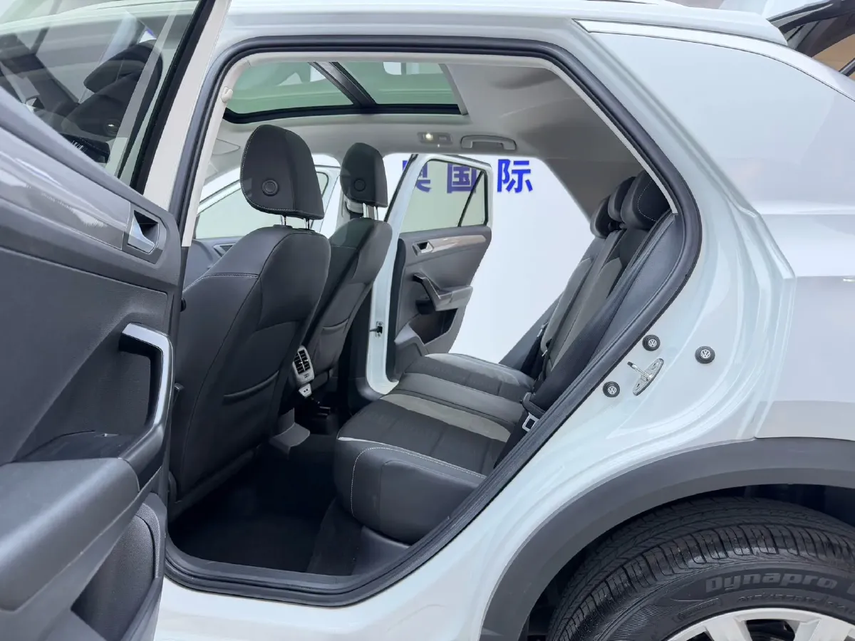 2022 Volkswagen T-Roc 1.4T 150HP L4 7DCT,autocango,china used car exporter,china ev exporter,chinese used car exporter,chinese used ev exporter