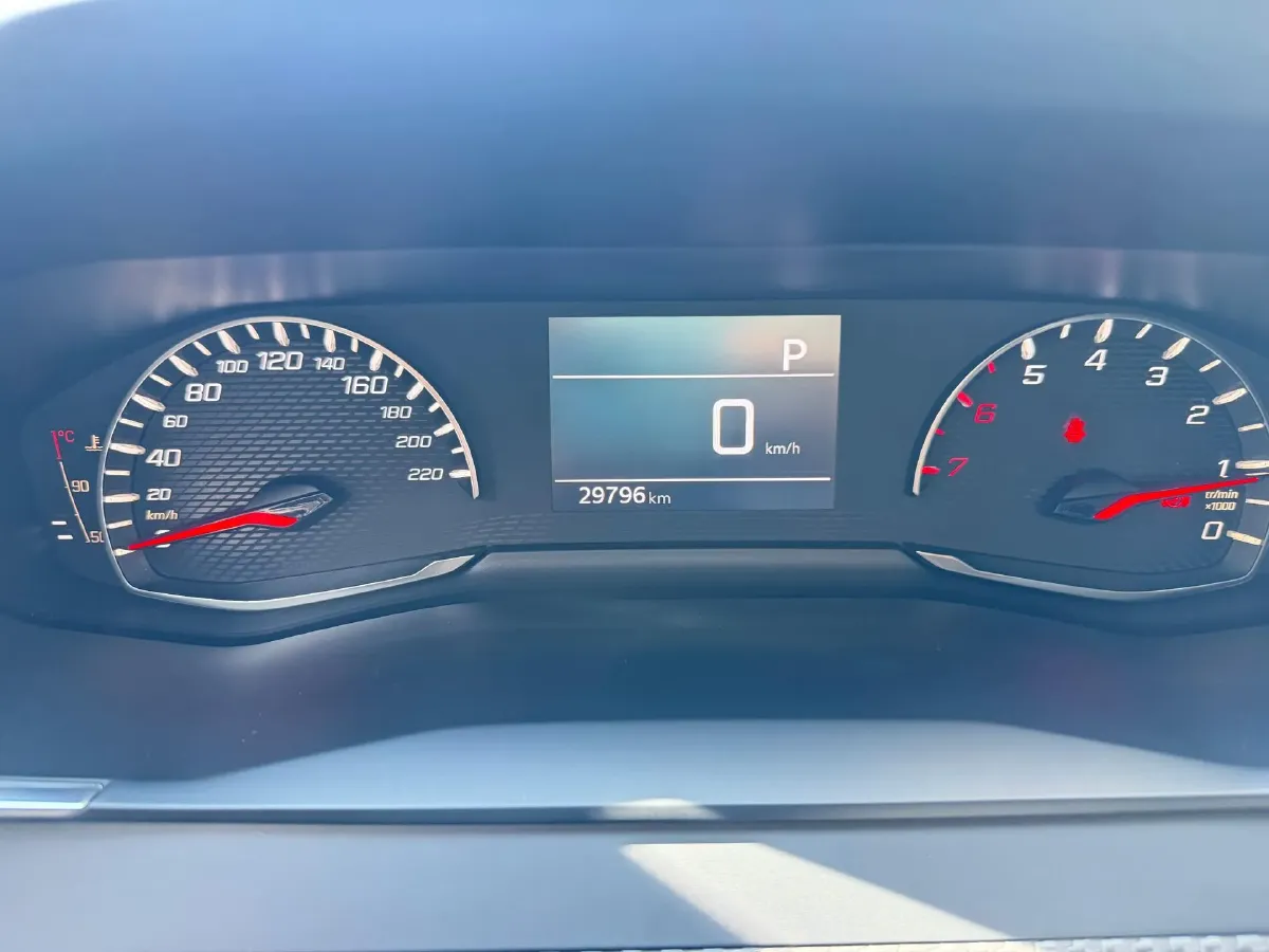 2022 Peugeot 2008 1.2T 136HP L3 6DCT,autocango,china used car exporter,china ev exporter,chinese used car exporter,chinese used ev exporter