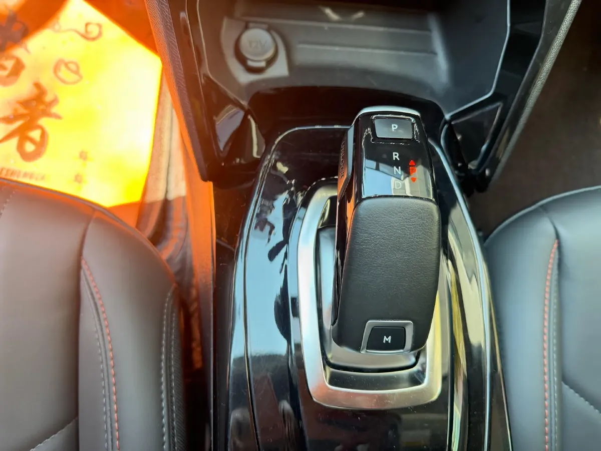 2022 Peugeot 2008 1.2T 136HP L3 6DCT,autocango,china used car exporter,china ev exporter,chinese used car exporter,chinese used ev exporter