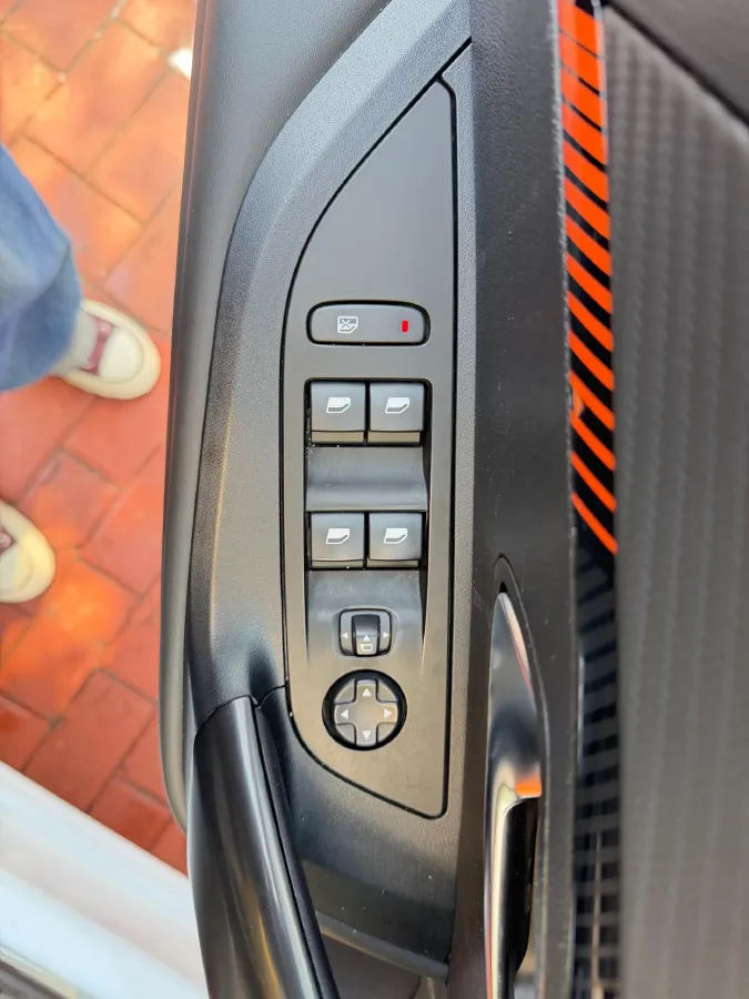 2022 Peugeot 2008 1.2T 136HP L3 6DCT,autocango,china used car exporter,china ev exporter,chinese used car exporter,chinese used ev exporter