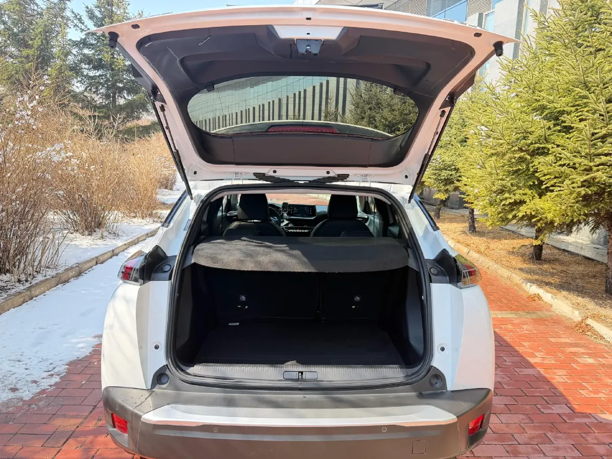 2022 Peugeot 2008 1.2T 136HP L3 6DCT,autocango,china used car exporter,china ev exporter,chinese used car exporter,chinese used ev exporter