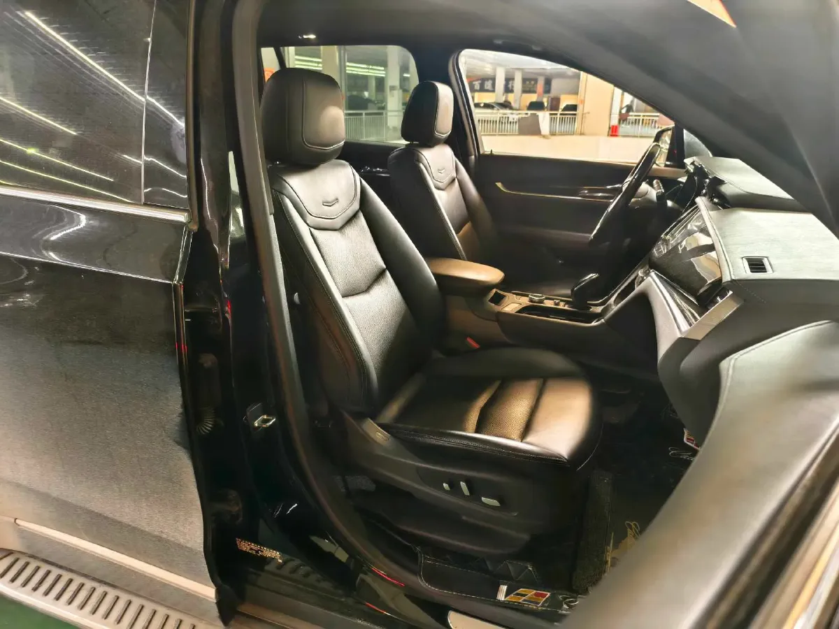 2020 Cadillac XT6 2.0T 237HP L4 9AT,autocango,china used car exporter,china ev exporter,chinese used car exporter,chinese used ev exporter