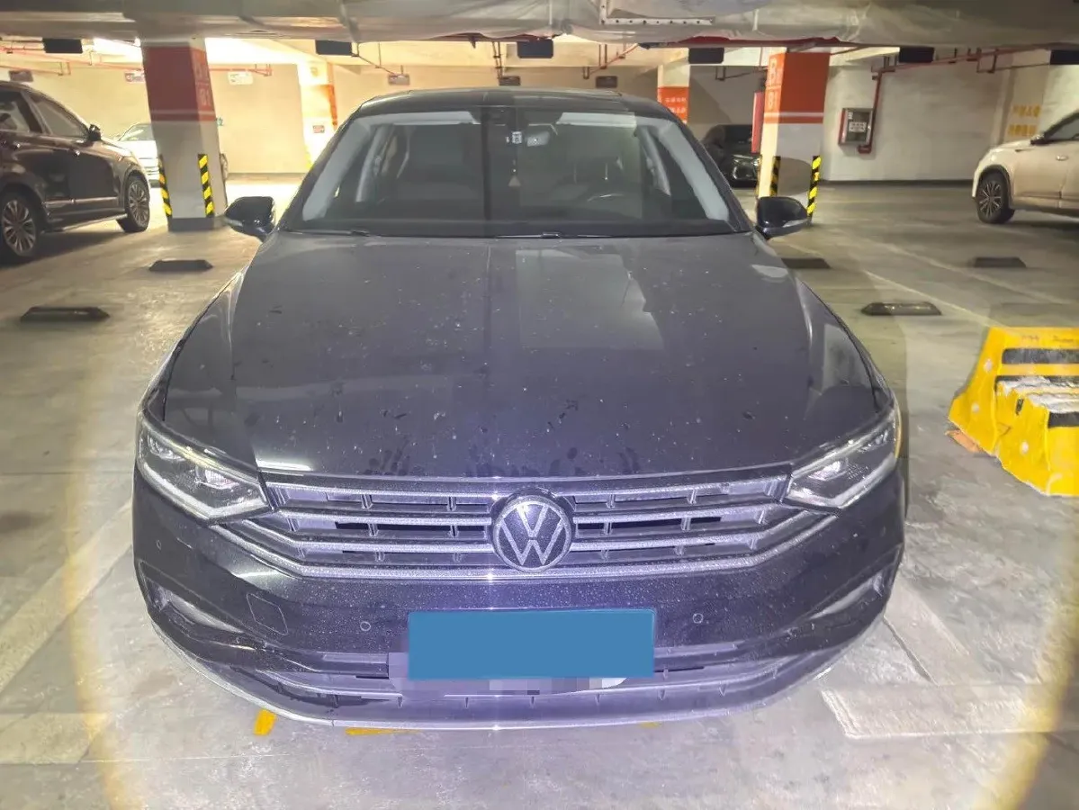 2020 Volkswagen Magotan 2.0T 186HP L4 7DCT,autocango,china used car exporter,china ev exporter,chinese used car exporter,chinese used ev exporter