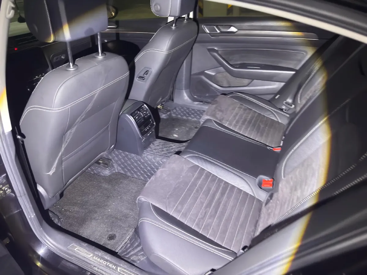 2020 Volkswagen Magotan 2.0T 186HP L4 7DCT,autocango,china used car exporter,china ev exporter,chinese used car exporter,chinese used ev exporter