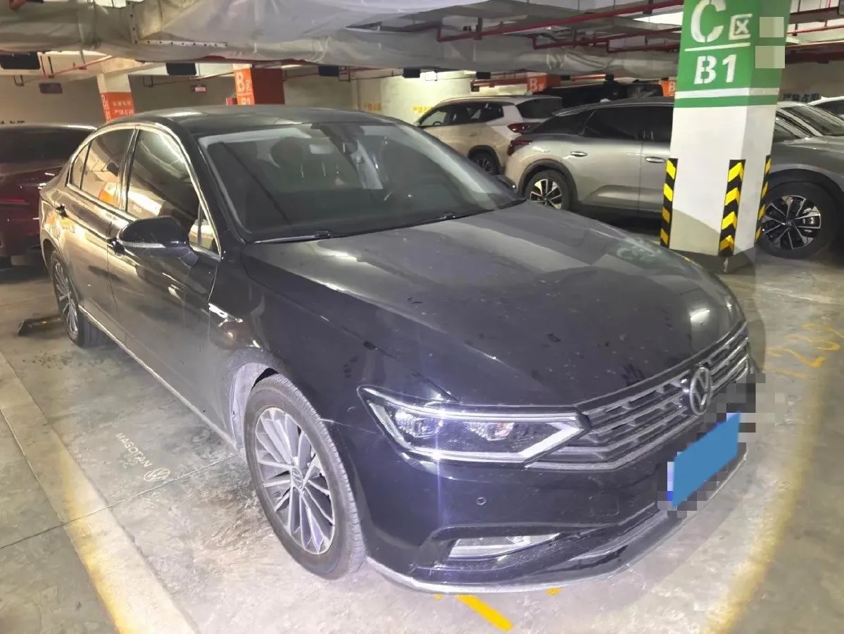 2020 Volkswagen Magotan 2.0T 186HP L4 7DCT,autocango,china used car exporter,china ev exporter,chinese used car exporter,chinese used ev exporter