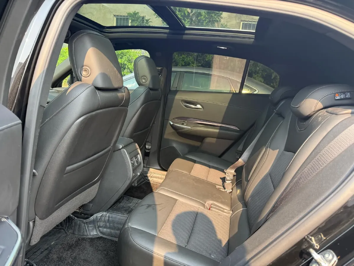 2021 Cadillac XT4 2.0T 237HP L4 9AT,autocango,china used car exporter,china ev exporter,chinese used car exporter,chinese used ev exporter