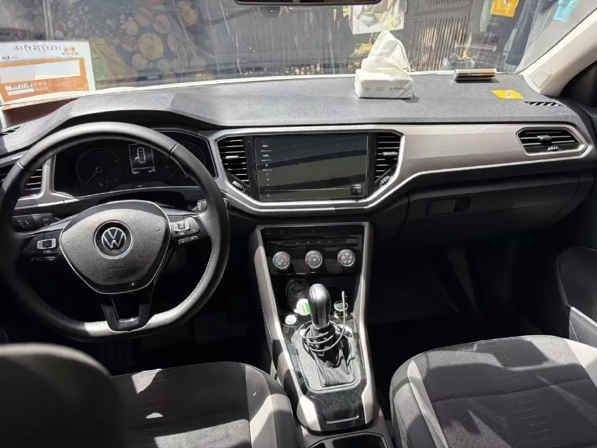 2022 Volkswagen T-Roc 1.4T 150HP L4 7DCT,autocango,china used car exporter,china ev exporter,chinese used car exporter,chinese used ev exporter