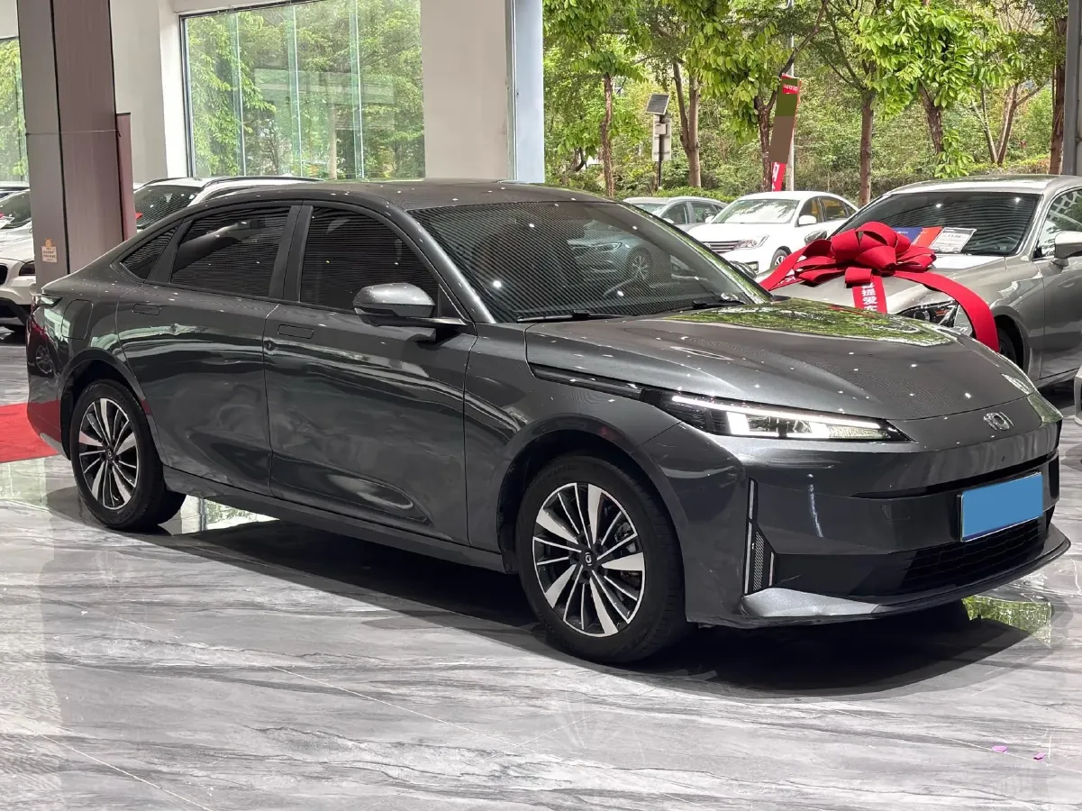 2024 ChangAn QiYuan A05 1.5L 110HP L4 E-CVT PHEV 18.99KWH,autocango,china used car exporter,china ev exporter,chinese used car exporter,chinese used ev exporter