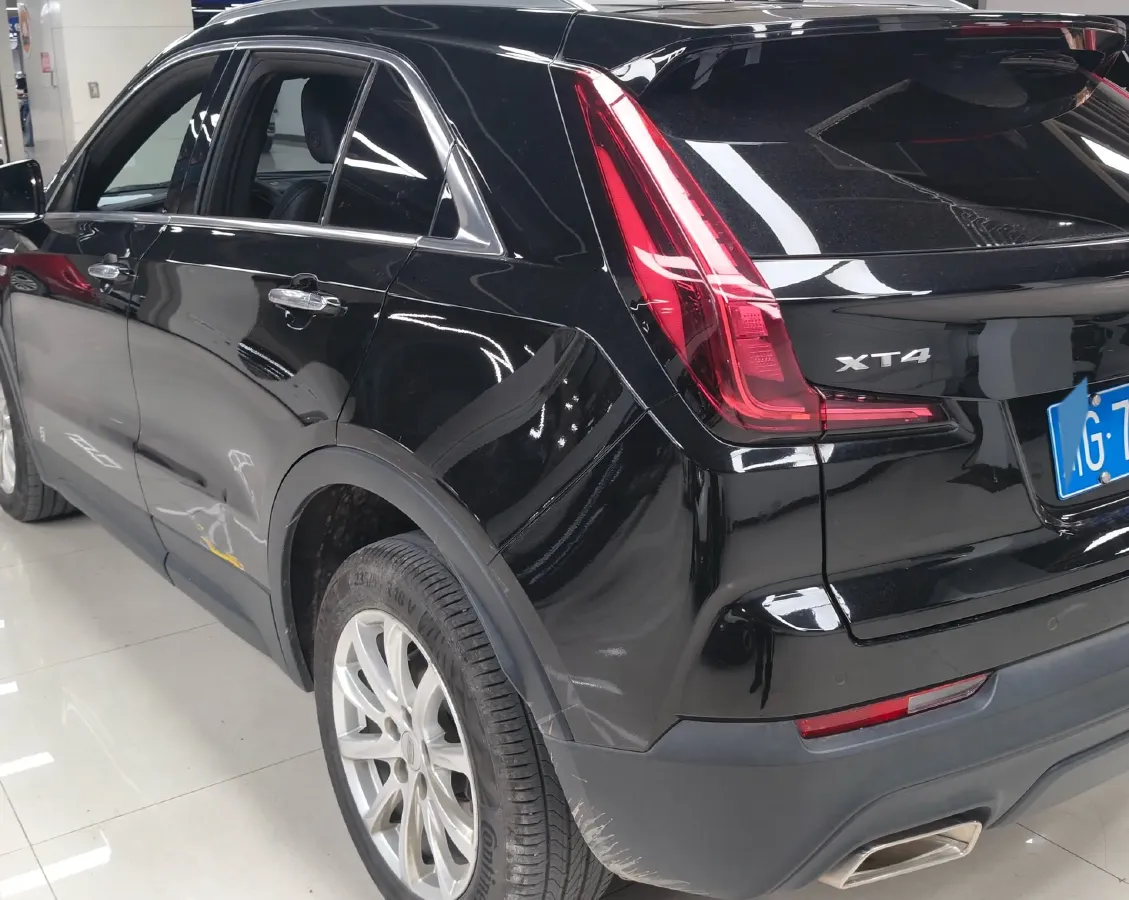 2022 Cadillac XT4 2.0T 237HP L4 9AT,autocango,china used car exporter,china ev exporter,chinese used car exporter,chinese used ev exporter