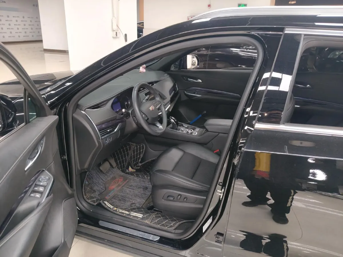 2022 Cadillac XT4 2.0T 237HP L4 9AT,autocango,china used car exporter,china ev exporter,chinese used car exporter,chinese used ev exporter