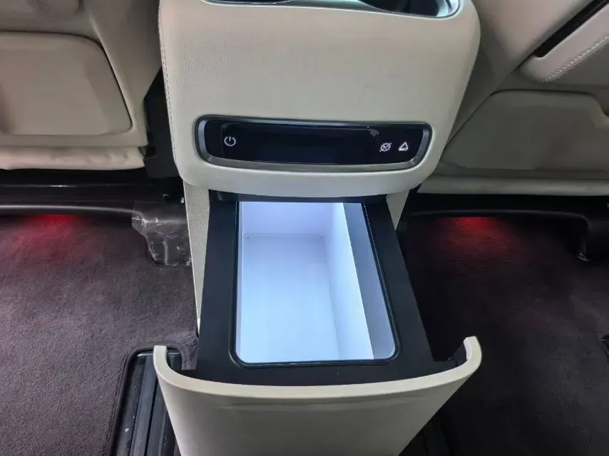 2025 Denza D9 1.5T 156HP L4 E-CVT PHEV 40KWH,autocango,china used car exporter,china ev exporter,chinese used car exporter,chinese used ev exporter