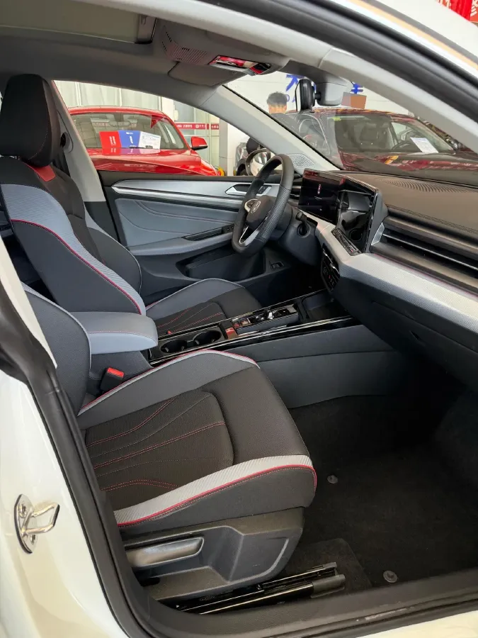 2024 Volkswagen Lamando 1.4T 150HP L4 7DCT,autocango,china used car exporter,china ev exporter,chinese used car exporter,chinese used ev exporter