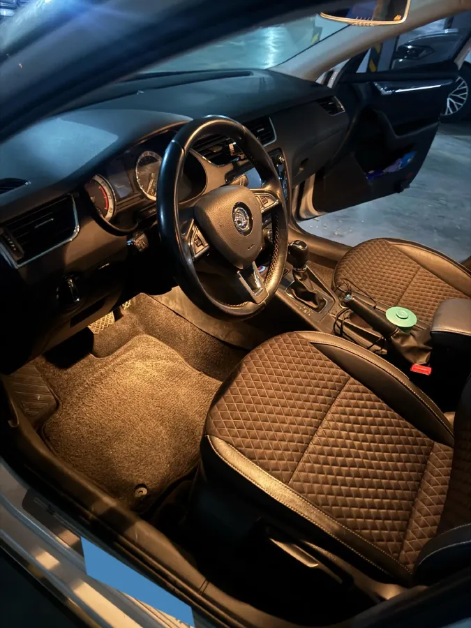 2018 Skoda Octavia 1.2T 116HP L4 7DCT,autocango,china used car exporter,china ev exporter,chinese used car exporter,chinese used ev exporter