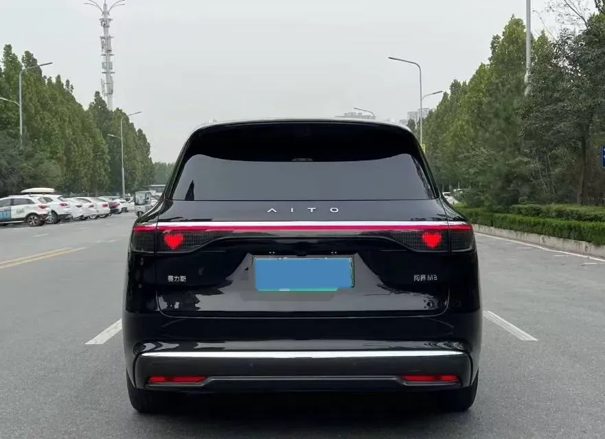 2025 AITO AITO M8 REEV 160HP REEV 53.4KWH,autocango,china used car exporter,china ev exporter,chinese used car exporter,chinese used ev exporter