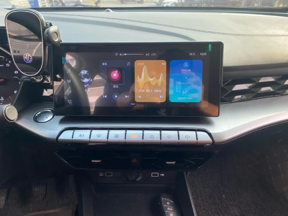2023 MG 5 1.5L 129HP L4 5MT,autocango,china used car exporter,china ev exporter,chinese used car exporter,chinese used ev exporter