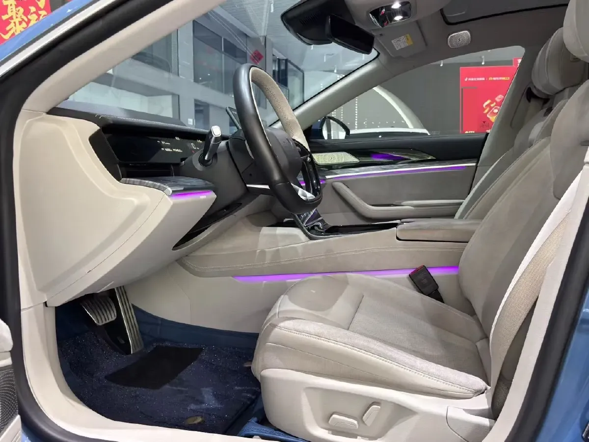 2022 Jeep Grand Commander 2.0T 234HP L4 9AT,autocango,china used car exporter,china ev exporter,chinese used car exporter,chinese used ev exporter