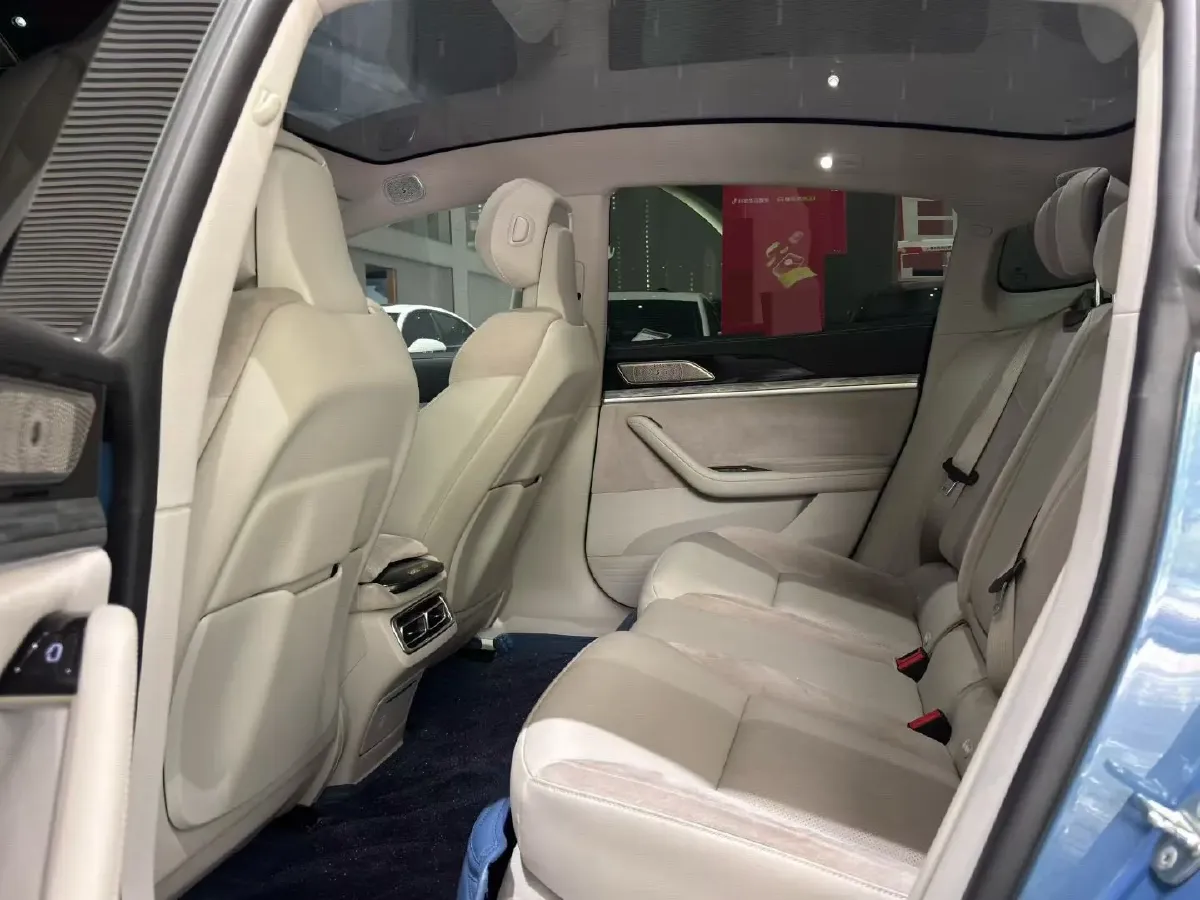 2022 Jeep Grand Commander 2.0T 234HP L4 9AT,autocango,china used car exporter,china ev exporter,chinese used car exporter,chinese used ev exporter