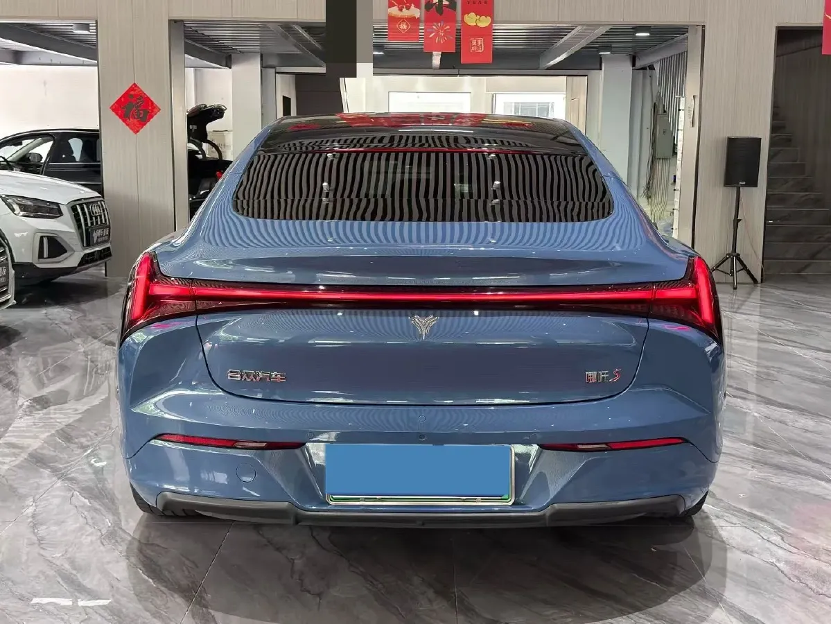 2022 Jeep Grand Commander 2.0T 234HP L4 9AT,autocango,china used car exporter,china ev exporter,chinese used car exporter,chinese used ev exporter